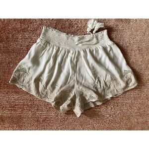 Surf Gypsy eyelet women’s Ombré Color shorts size M